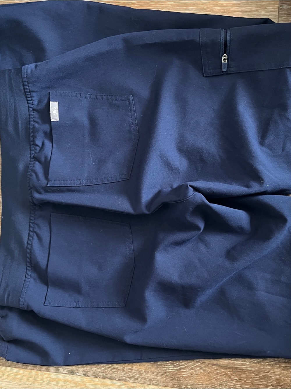 Figs Women’s Navy Jogger Sweatpants with Gray Drawstring Small Tall - Picture 3 of 3